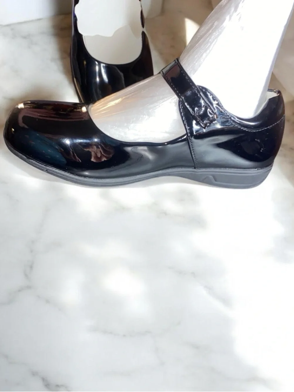 Kong Mai Mai  black patent leather Mary Jane shoes for girls uniform Sz 1.5